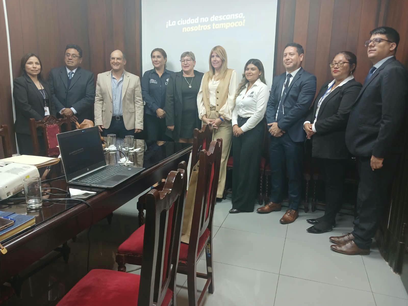 La alcaldesa Nidia Vera se encuentra en Perú, donde fue recibida por Lesdi Meneses, Directora de Desarrollo Económico y Turismo de la Municipalidad Metropolitana de Lima.