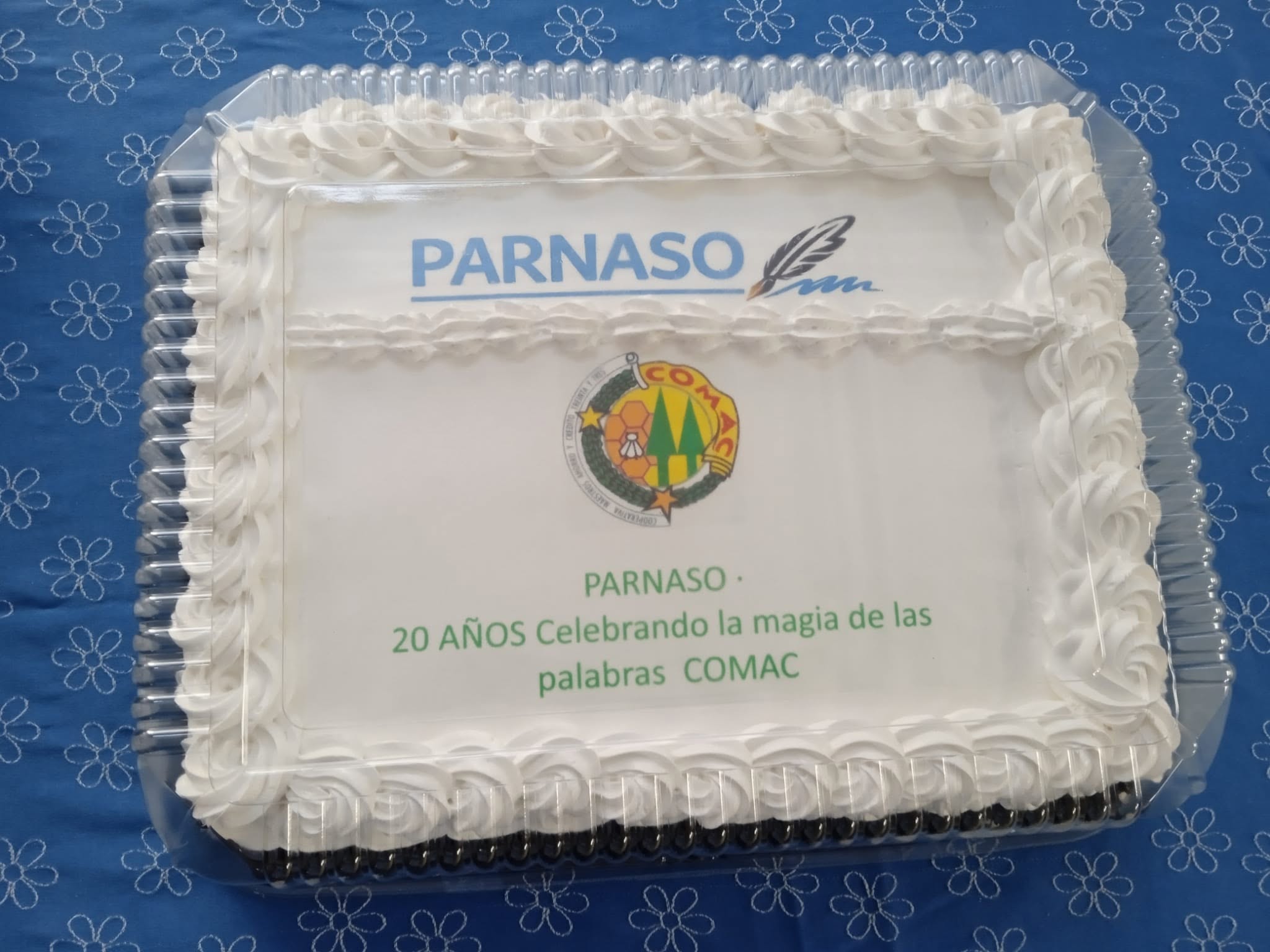 Este miércoles 23 de setiembre en la Sala Socios Fundadores de COMAC, se celebró el vigésimo aniversario del grupo de escritores Parnaso.